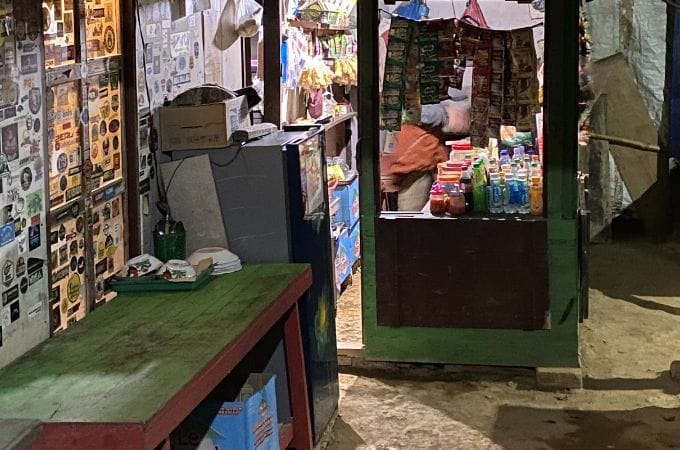 8. Kejutan di Warung Puncak