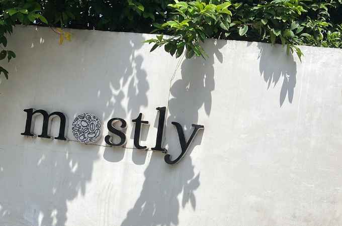 4. cocok buat rame rame, review cafe mostly coffee and space di depok