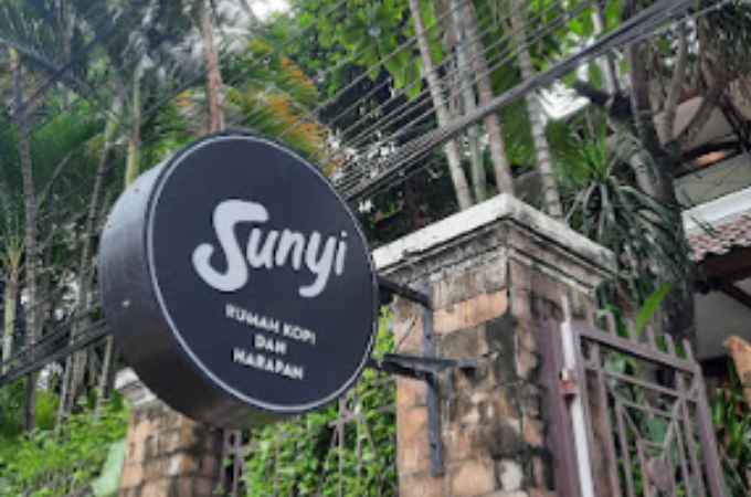 Review cafe buat wfc sunyi coffee di blok m