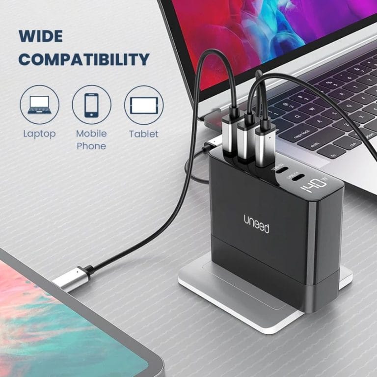 4. UNEED GaN Charger 140W with Display