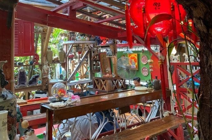 Review Warung Roekoen Jakarta Pusat: Cafe Estetik Serba 20 Ribu yang Bikin Betah (Tapi Bukan Buat WFC!)